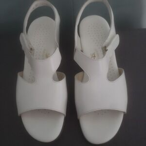 SAS‎ Slingback Sandals  White Suntimer Heel Strap Shoe Womens 8